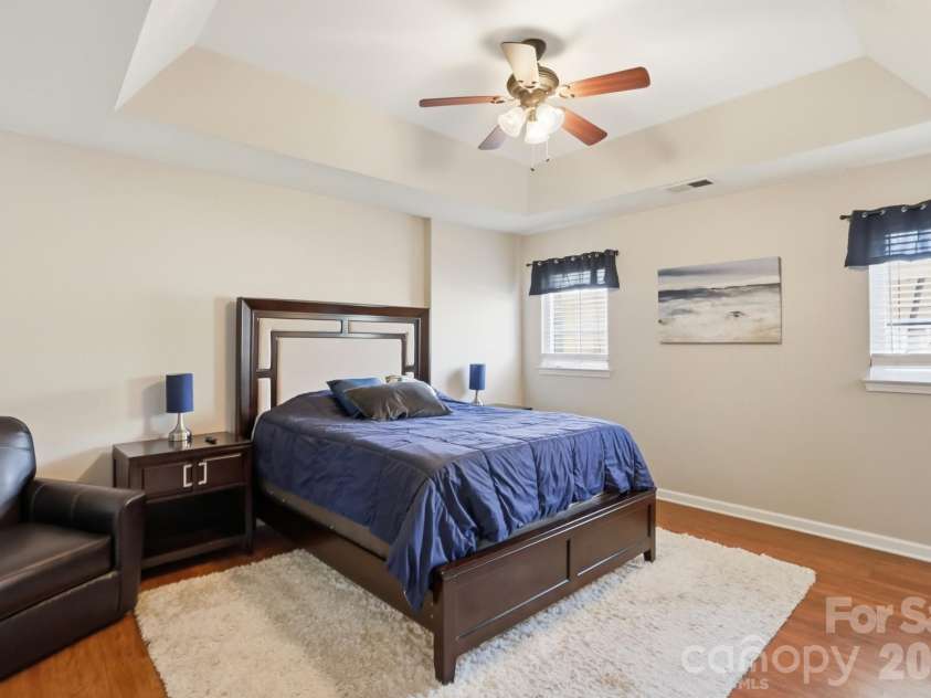 4723 Forestridge Commons Drive, Charlotte, NC 28269.  MLS# CAR4354187, YatesRealty ID 9187. Primary Bedroom