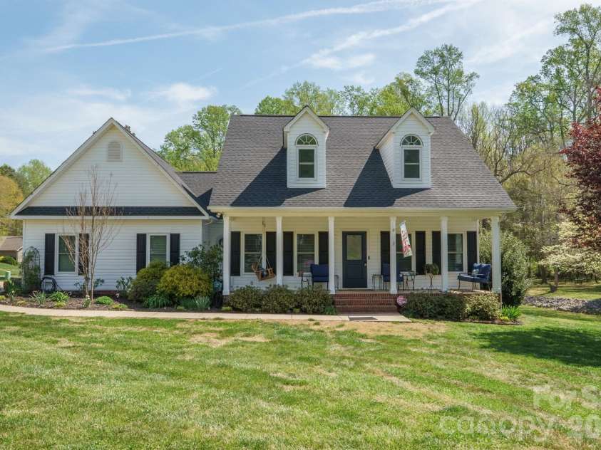 408 Mooreland Drive, Conover, NC 28613.  MLS# CAR4358662, YatesRealty ID 9188. 