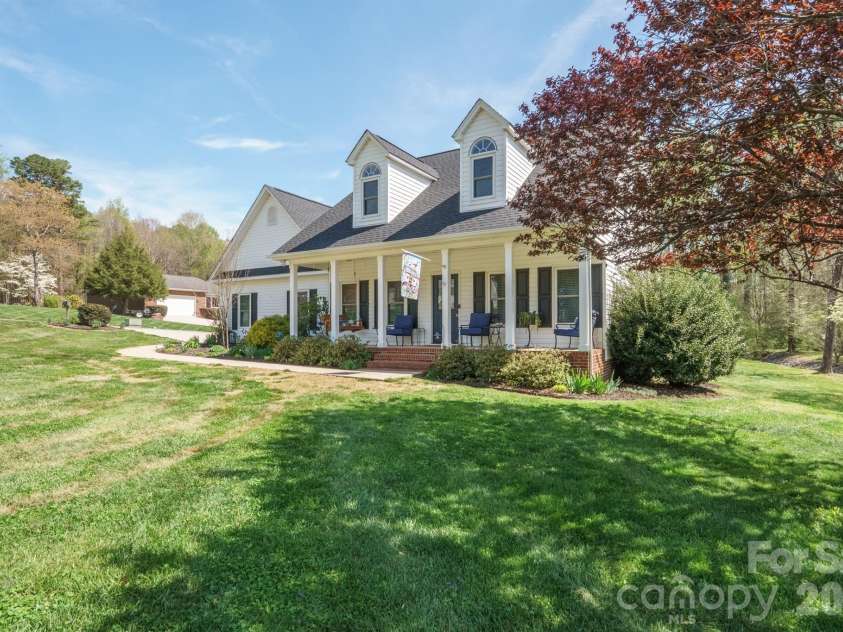 408 Mooreland Drive, Conover, NC 28613.  MLS# CAR4358662, YatesRealty ID 9188. 