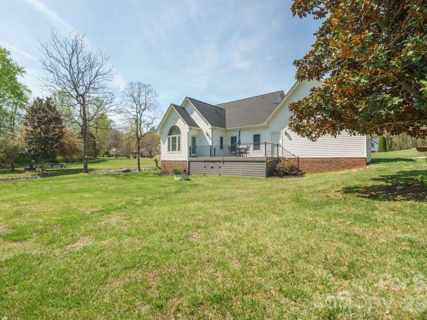 408 Mooreland Drive, Conover, NC 28613.  MLS# CAR4358662, YatesRealty ID 9188. 