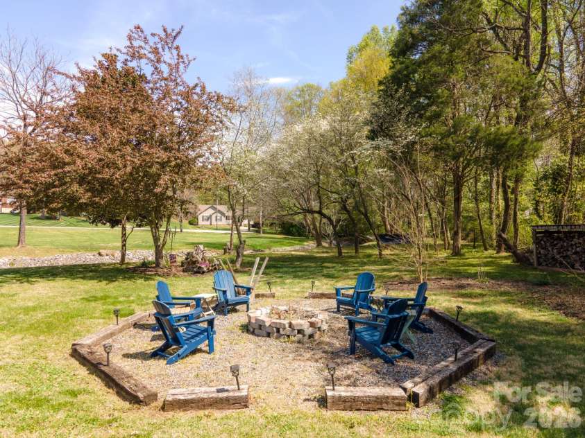 408 Mooreland Drive, Conover, NC 28613.  MLS# CAR4358662, YatesRealty ID 9188. 
