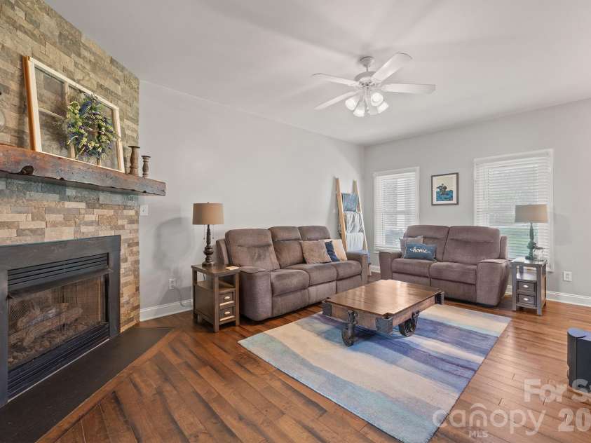408 Mooreland Drive, Conover, NC 28613.  MLS# CAR4358662, YatesRealty ID 9188. 