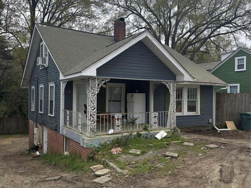 2503 Chapel Hill Road, Durham, NC 27707.  MLS# CAR4250057, YatesRealty ID 9189. 