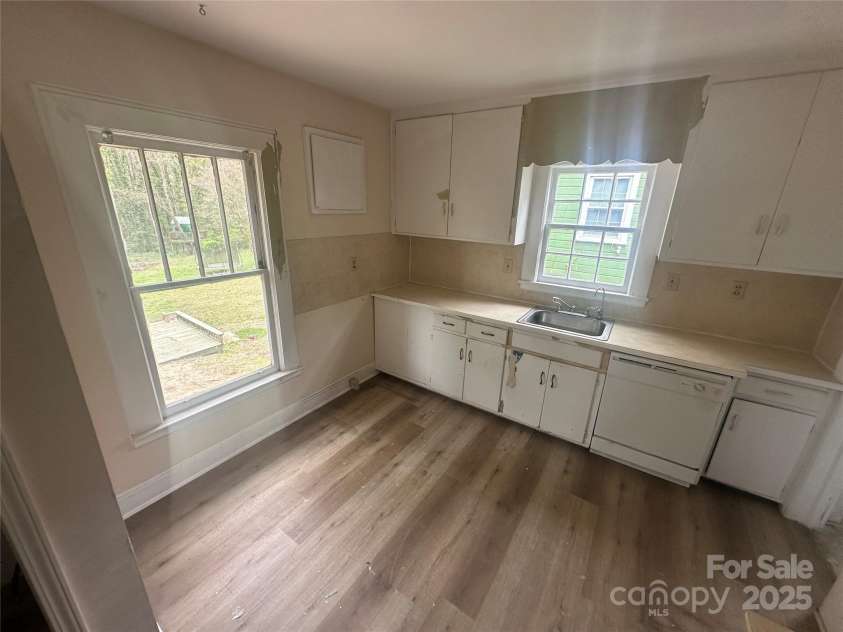 2503 Chapel Hill Road, Durham, NC 27707.  MLS# CAR4250057, YatesRealty ID 9189. 