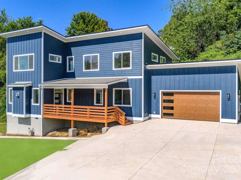 133 Grove Street, Asheville, NC 28801.  MLS# CAR4286313, YatesRealty ID 919. Photo enhanced for grass