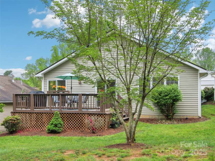100 Creeks End Circle, Mills River, NC 28759.  MLS# CAR4252976, YatesRealty ID 9191. 