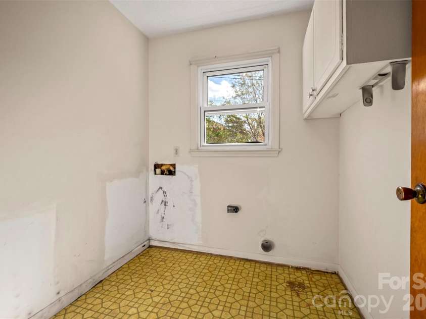 215 Windover Drive, Forest City, NC 28043.  MLS# CAR4362874, YatesRealty ID 9191. Laundry Room