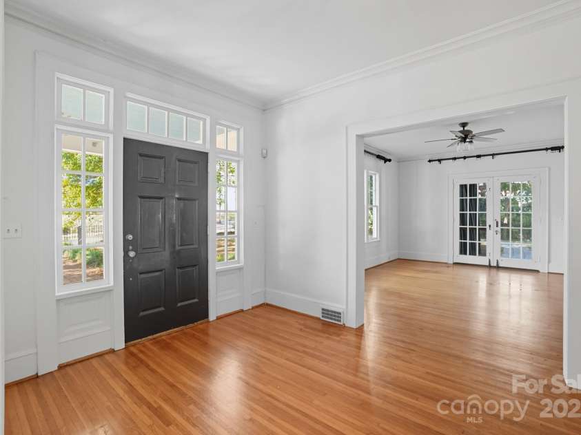 504 York Street, Gastonia, NC 28052.  MLS# CAR4313716, YatesRealty ID 9193. 
