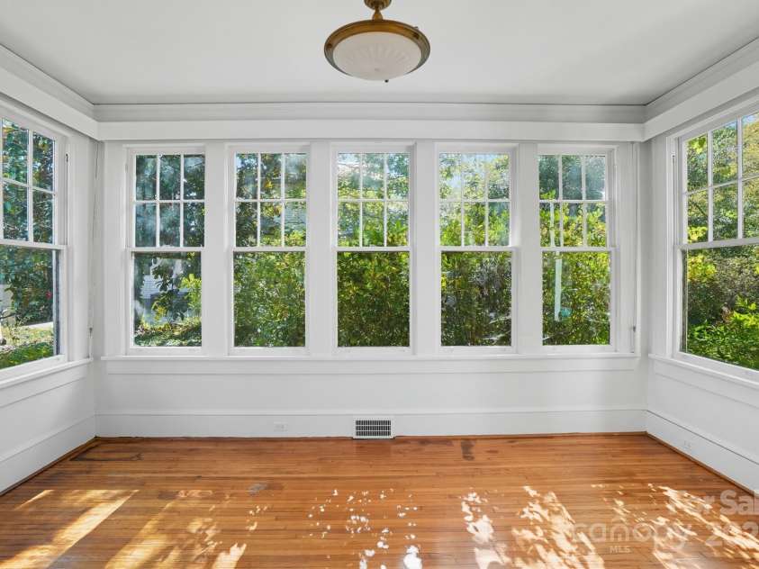 504 York Street, Gastonia, NC 28052.  MLS# CAR4313716, YatesRealty ID 9193. 