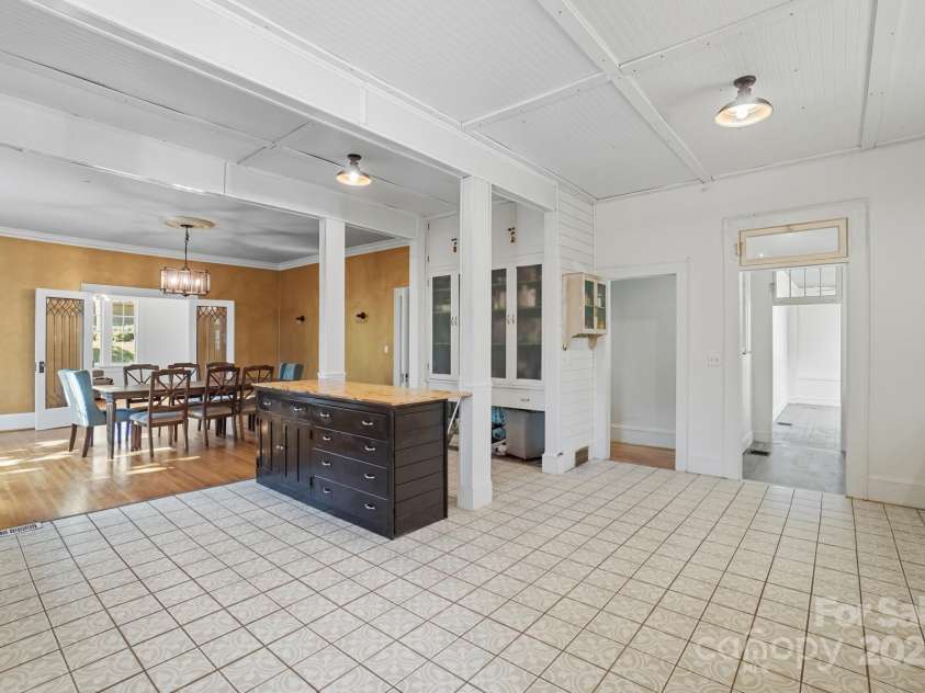 504 York Street, Gastonia, NC 28052.  MLS# CAR4313716, YatesRealty ID 9193. 