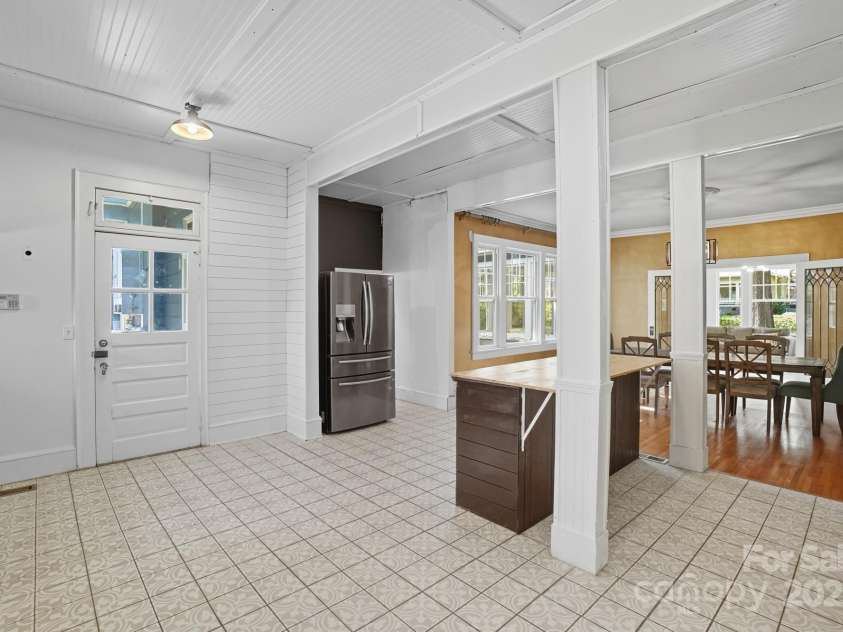 504 York Street, Gastonia, NC 28052.  MLS# CAR4313716, YatesRealty ID 9193. 