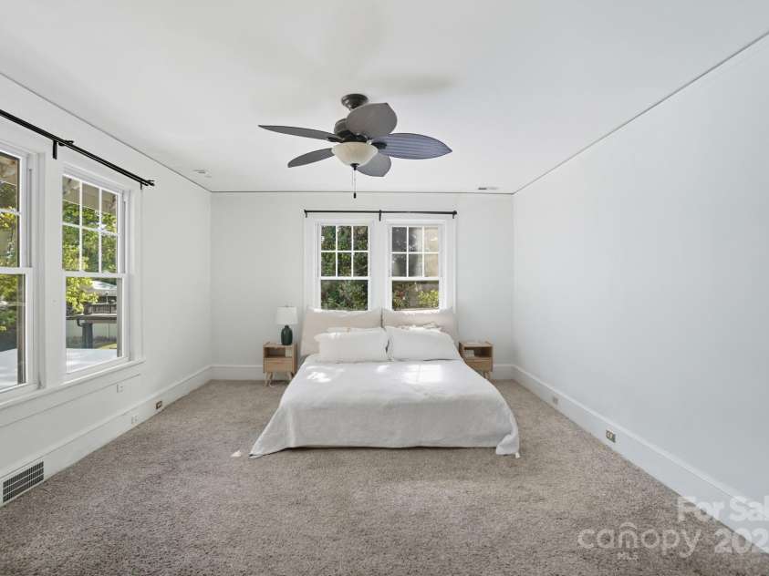 504 York Street, Gastonia, NC 28052.  MLS# CAR4313716, YatesRealty ID 9193. 
