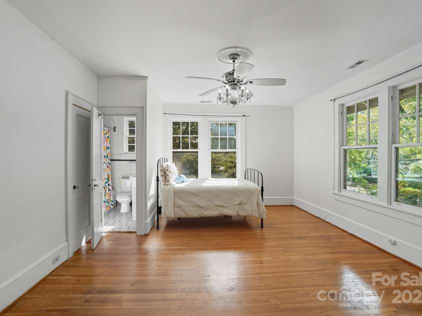 504 York Street, Gastonia, NC 28052.  MLS# CAR4313716, YatesRealty ID 9193. 