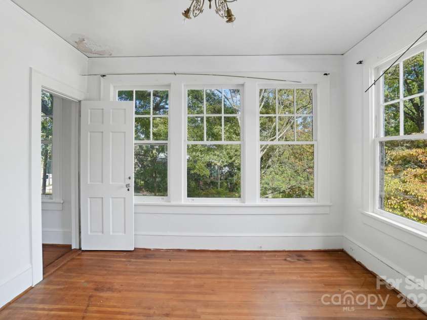 504 York Street, Gastonia, NC 28052.  MLS# CAR4313716, YatesRealty ID 9193. 
