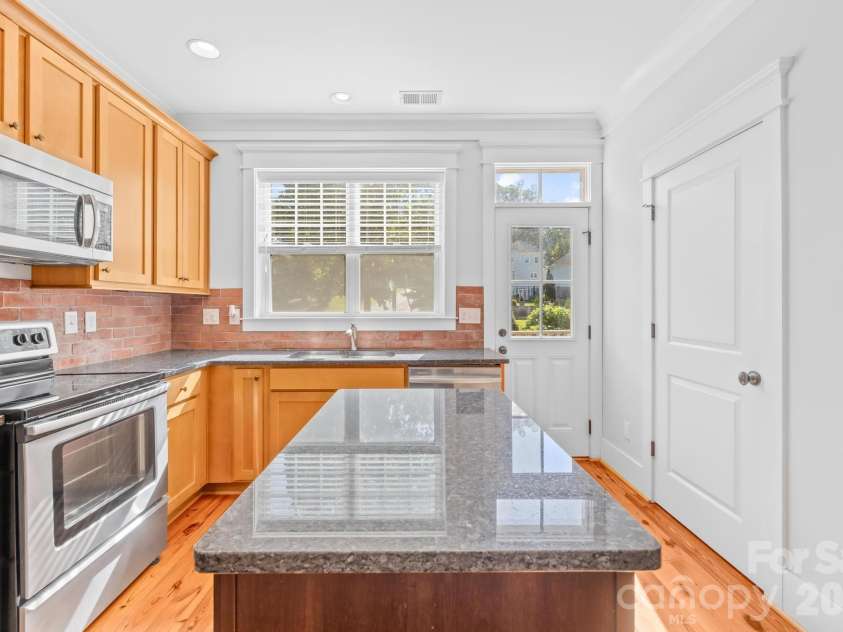 605 Village Main Circle, Davidson, NC 28036.  MLS# CAR4364867, YatesRealty ID 9194. 