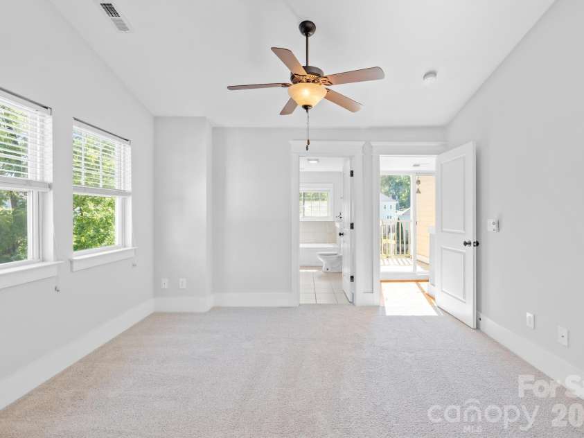 605 Village Main Circle, Davidson, NC 28036.  MLS# CAR4364867, YatesRealty ID 9194. 