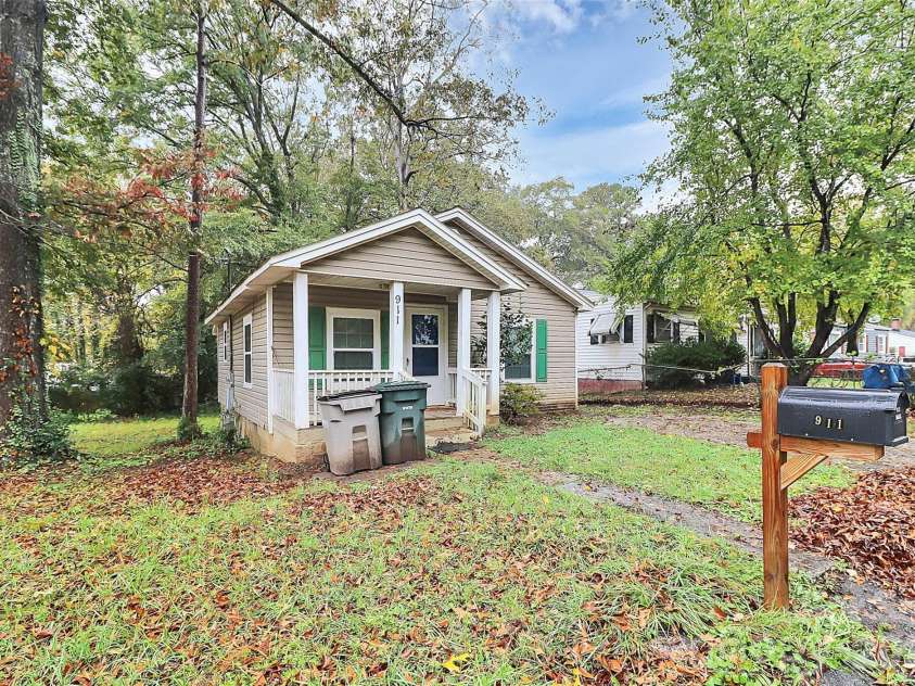 911 Ransom Avenue, Gastonia, NC 28052.  MLS# CAR4365346, YatesRealty ID 9195. 