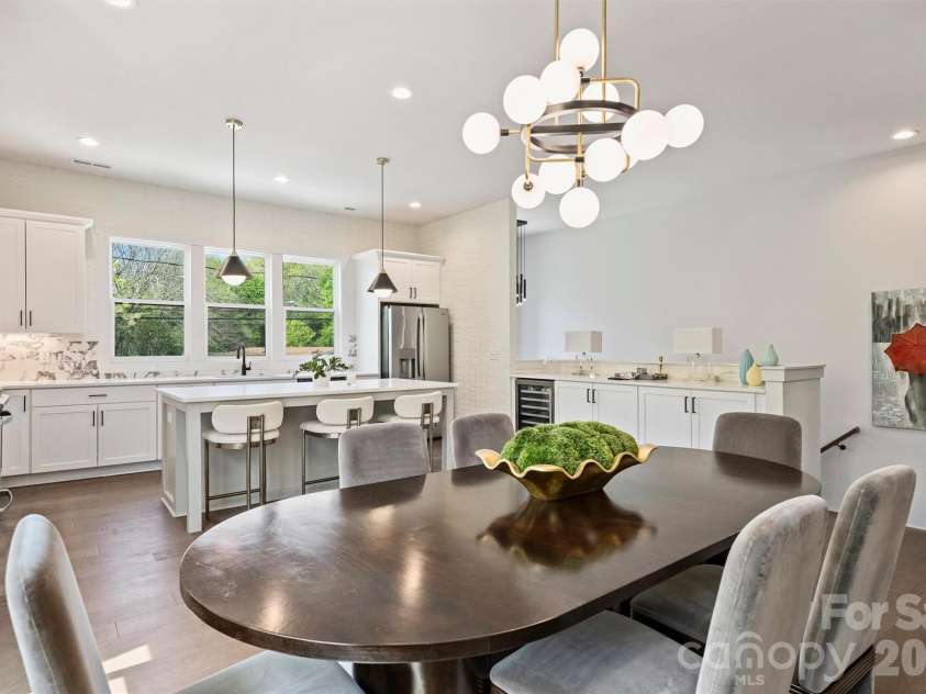 1500 Hawthorne Lane, Charlotte, NC 28205.  MLS# CAR4364740, YatesRealty ID 9199. 