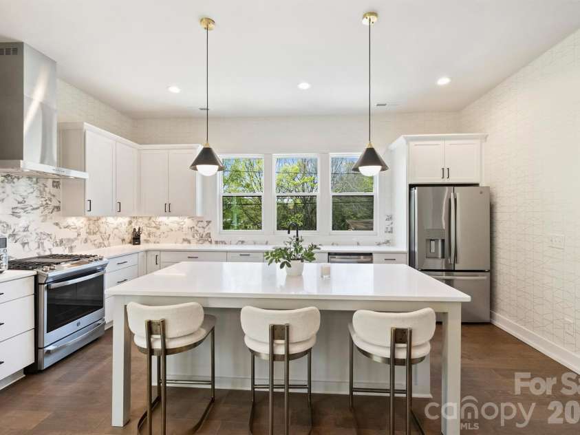 1500 Hawthorne Lane, Charlotte, NC 28205.  MLS# CAR4364740, YatesRealty ID 9199. 