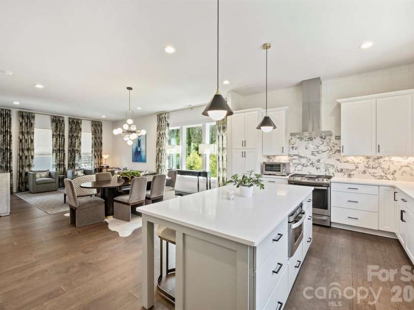 1500 Hawthorne Lane, Charlotte, NC 28205.  MLS# CAR4364740, YatesRealty ID 9199. 