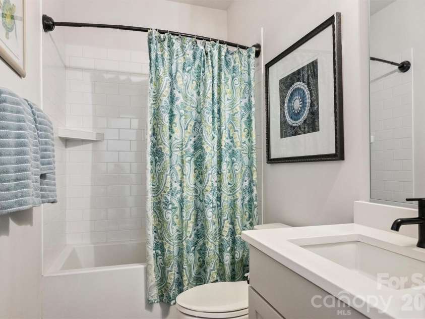 1500 Hawthorne Lane, Charlotte, NC 28205.  MLS# CAR4364740, YatesRealty ID 9199. Ground Floor Full Bath