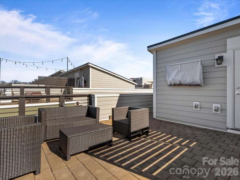 1621 Cannon View Lane, Charlotte, NC 28208.  MLS# CAR4364088, YatesRealty ID 9200. 