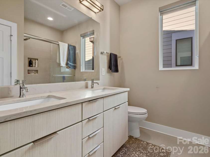 1621 Cannon View Lane, Charlotte, NC 28208.  MLS# CAR4364088, YatesRealty ID 9200. 