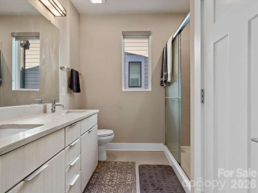 1621 Cannon View Lane, Charlotte, NC 28208.  MLS# CAR4364088, YatesRealty ID 9200. 
