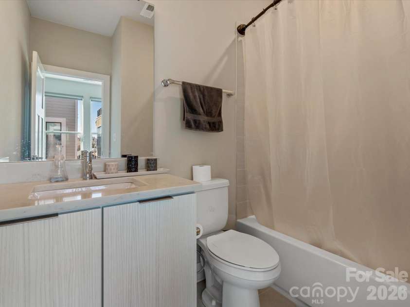 1621 Cannon View Lane, Charlotte, NC 28208.  MLS# CAR4364088, YatesRealty ID 9200. 