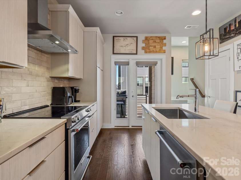 1621 Cannon View Lane, Charlotte, NC 28208.  MLS# CAR4364088, YatesRealty ID 9200. 