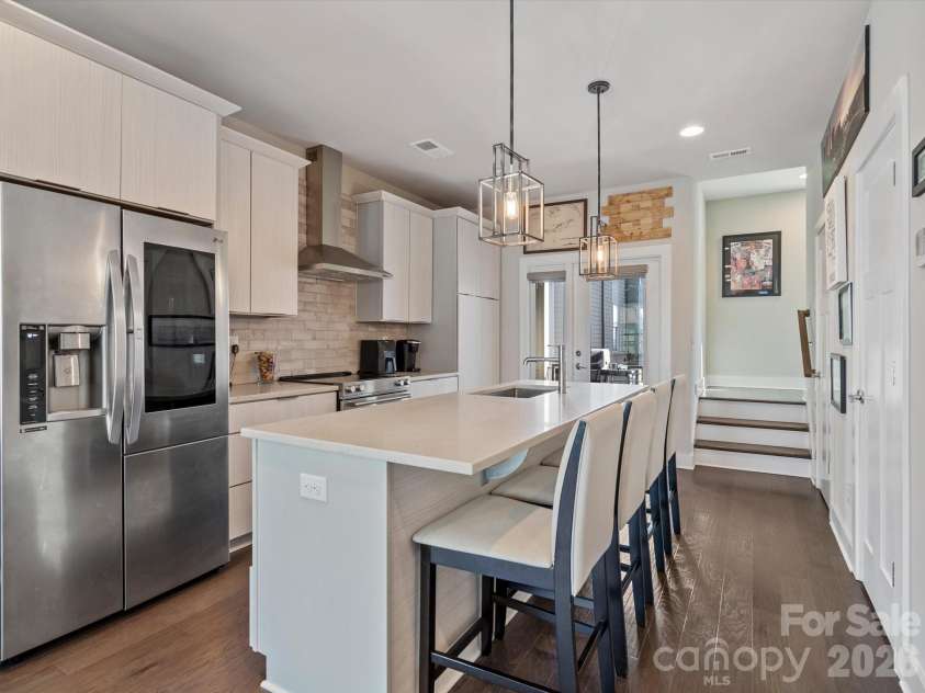 1621 Cannon View Lane, Charlotte, NC 28208.  MLS# CAR4364088, YatesRealty ID 9200. 