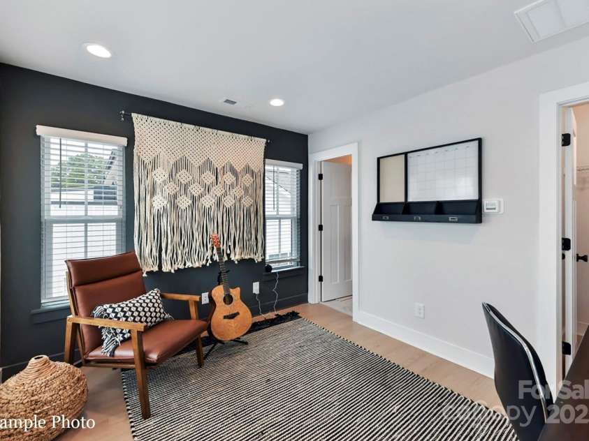 518 Lockwood Creek Drive, Charlotte, NC 28208.  MLS# CAR4253385, YatesRealty ID 9201. 