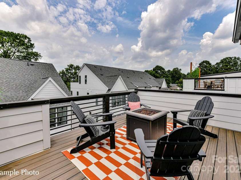 518 Lockwood Creek Drive, Charlotte, NC 28208.  MLS# CAR4253385, YatesRealty ID 9201. 