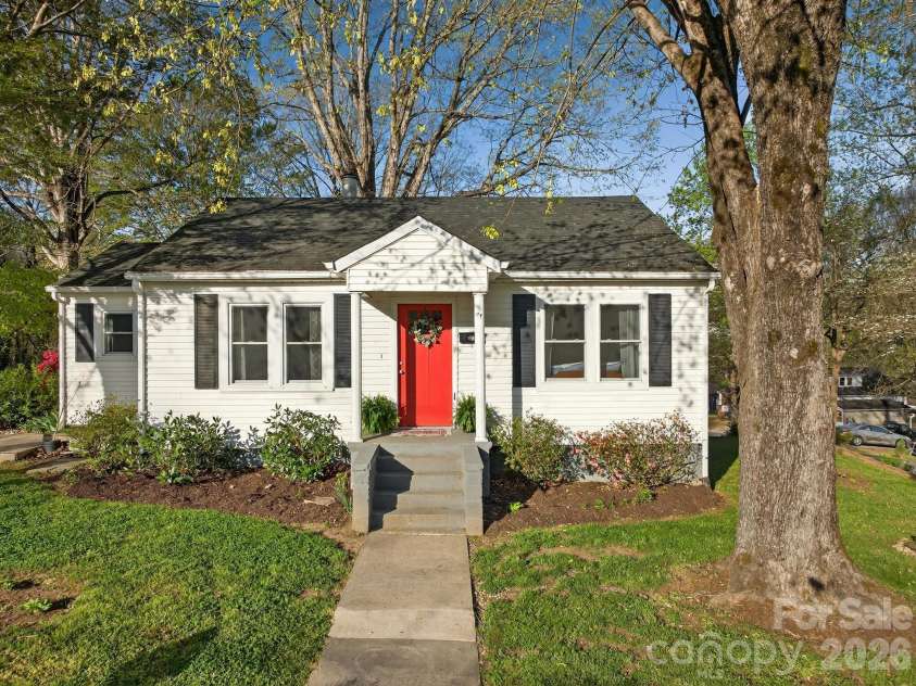 713 Prospect Street, Lenoir, NC 28645.  MLS# CAR4366219, YatesRealty ID 9201. 