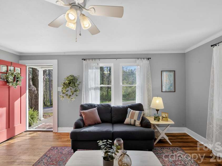 713 Prospect Street, Lenoir, NC 28645.  MLS# CAR4366219, YatesRealty ID 9201. 