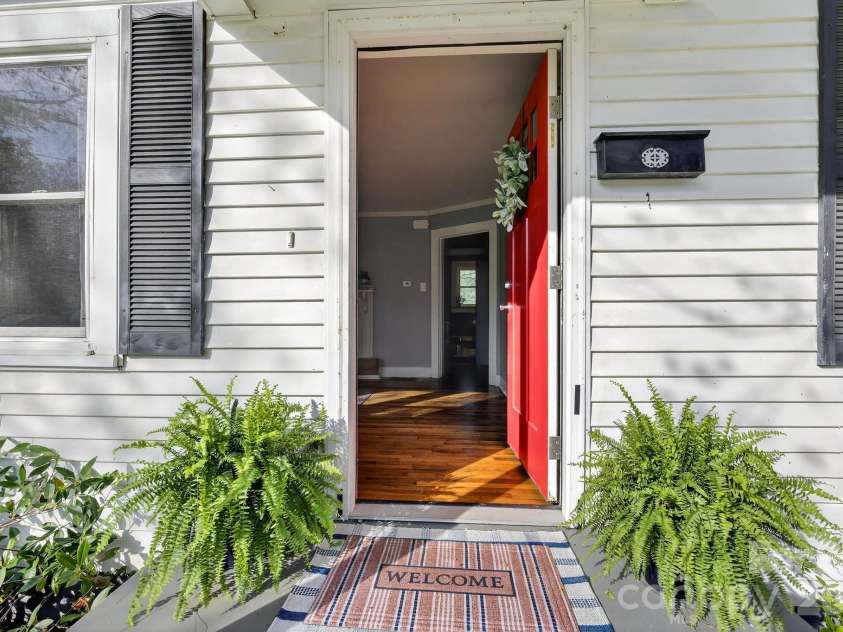 713 Prospect Street, Lenoir, NC 28645.  MLS# CAR4366219, YatesRealty ID 9201. 