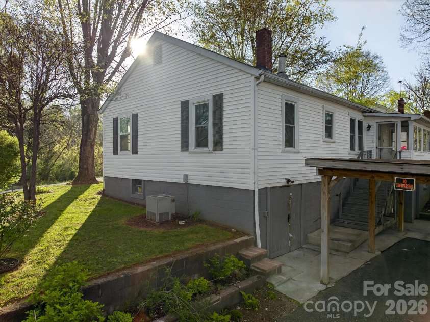 713 Prospect Street, Lenoir, NC 28645.  MLS# CAR4366219, YatesRealty ID 9201. 