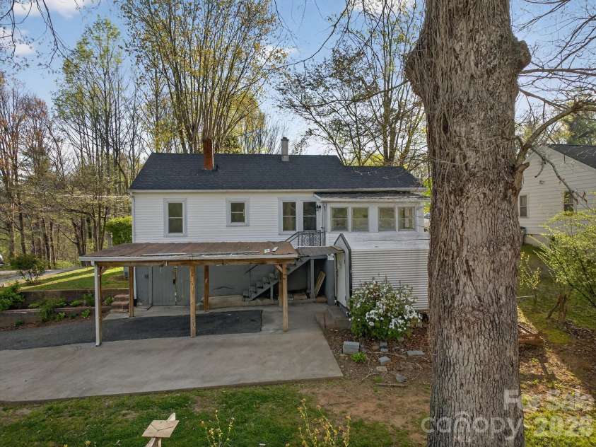 713 Prospect Street, Lenoir, NC 28645.  MLS# CAR4366219, YatesRealty ID 9201. 