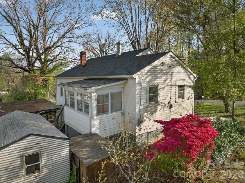 713 Prospect Street, Lenoir, NC 28645.  MLS# CAR4366219, YatesRealty ID 9201. 