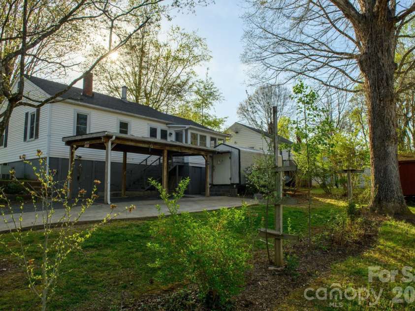 713 Prospect Street, Lenoir, NC 28645.  MLS# CAR4366219, YatesRealty ID 9201. 