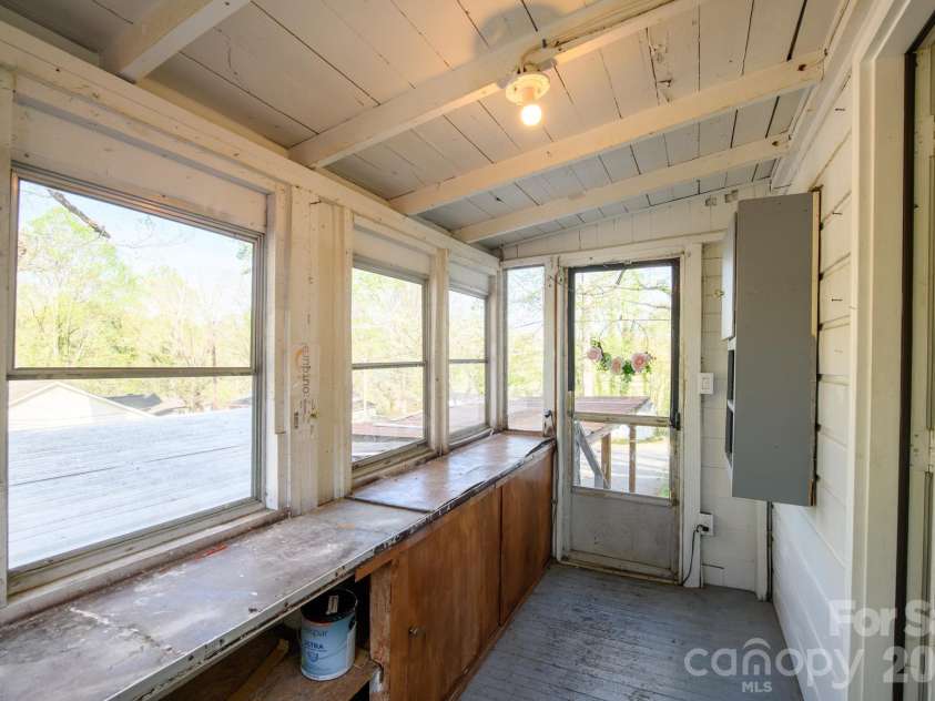 713 Prospect Street, Lenoir, NC 28645.  MLS# CAR4366219, YatesRealty ID 9201. 