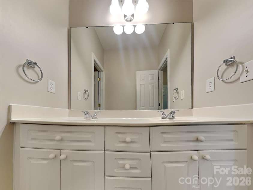 1004 Sentinel Drive, Indian Trail, NC 28079.  MLS# CAR4366456, YatesRealty ID 9202. 2nd full bath