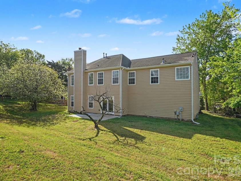 13003 Shannon Park Lane, Charlotte, NC 28273.  MLS# CAR4366014, YatesRealty ID 9203. 