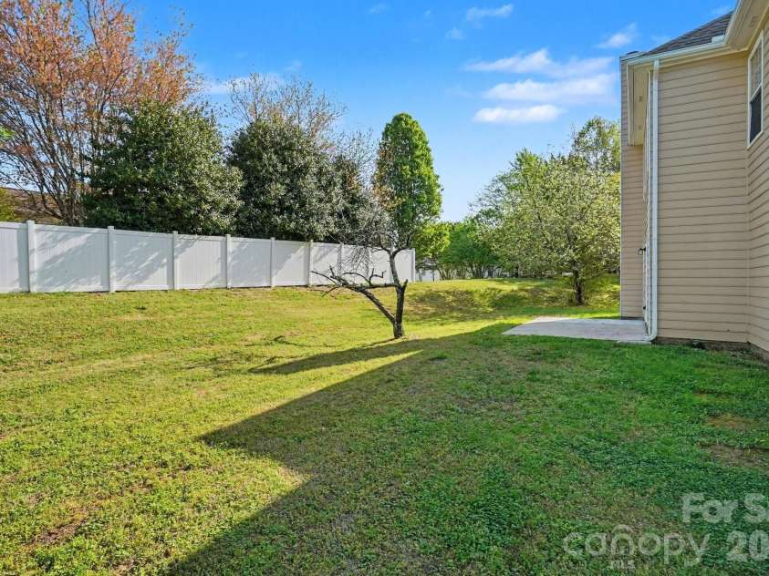 13003 Shannon Park Lane, Charlotte, NC 28273.  MLS# CAR4366014, YatesRealty ID 9203. 