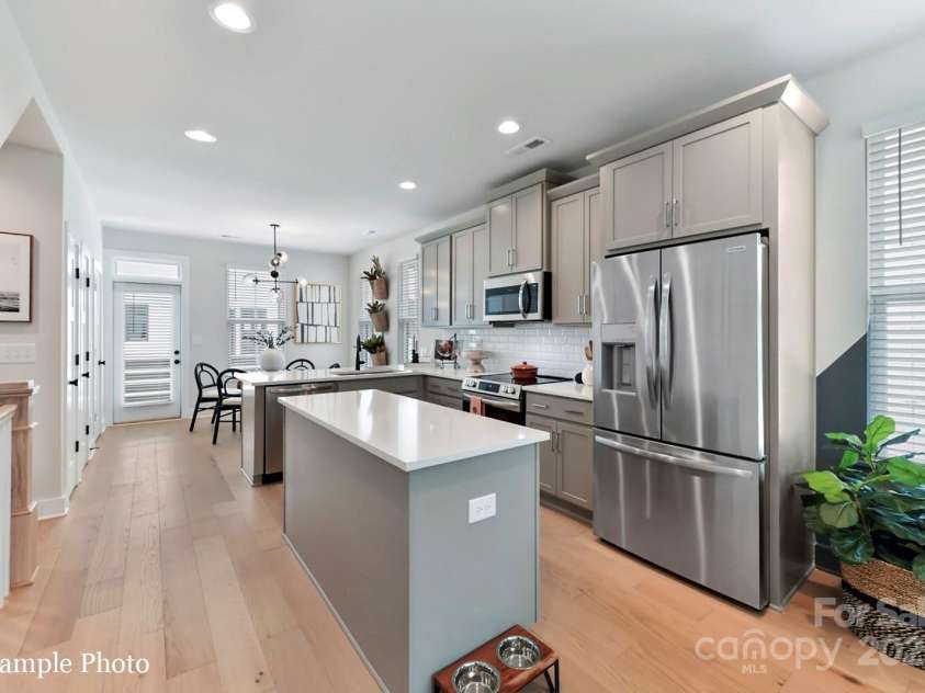 516 Lockwood Creek Drive, Charlotte, NC 28208.  MLS# CAR4253389, YatesRealty ID 9203. 