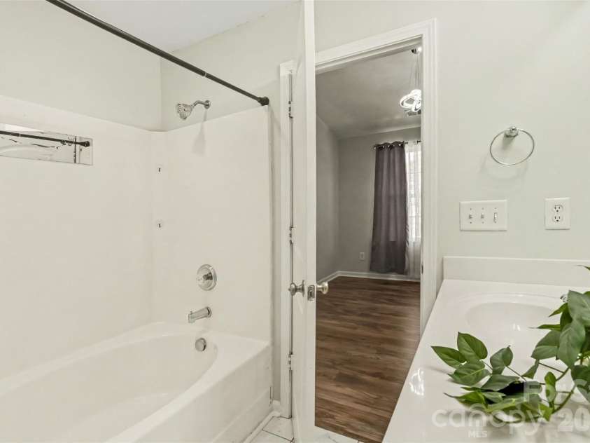 8033 Willow Branch Drive, Waxhaw, NC 28173.  MLS# CAR4422291, YatesRealty ID 9205. 