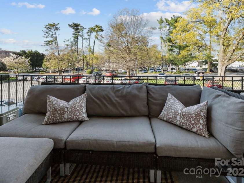 2503 Roswell Avenue, Charlotte, NC 28209.  MLS# CAR4237336, YatesRealty ID 9206. Great balcony