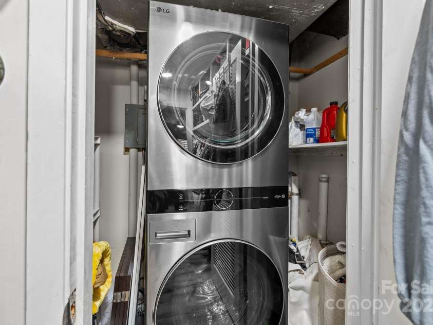 2503 Roswell Avenue, Charlotte, NC 28209.  MLS# CAR4237336, YatesRealty ID 9206. In unit washer / dryer