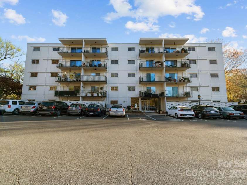 2503 Roswell Avenue, Charlotte, NC 28209.  MLS# CAR4237336, YatesRealty ID 9206. Myers Park - Country Club Arms