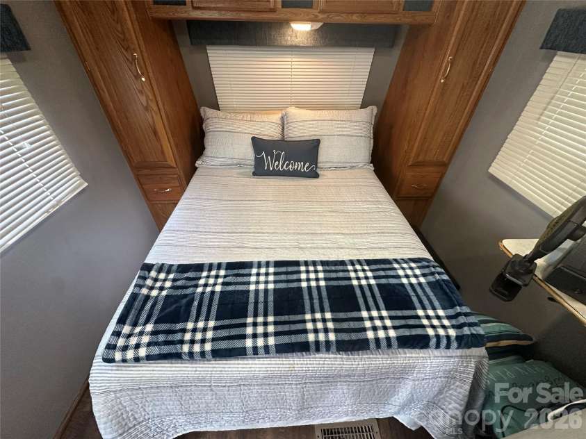 109 Pine Street, New London, NC 28127.  MLS# CAR4366175, YatesRealty ID 9207. 